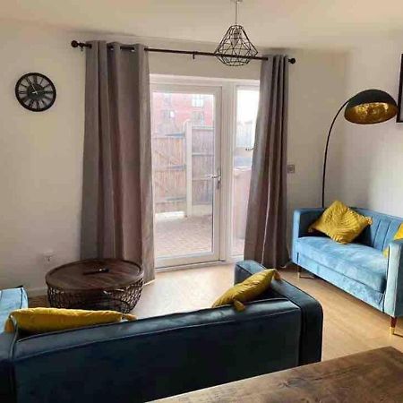 Beautiful 4-Bed House In Lincoln- Close To Centre Buitenkant foto