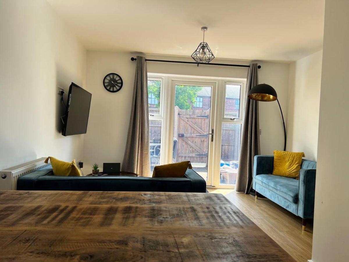 Beautiful 4-Bed House In Lincoln- Close To Centre Buitenkant foto
